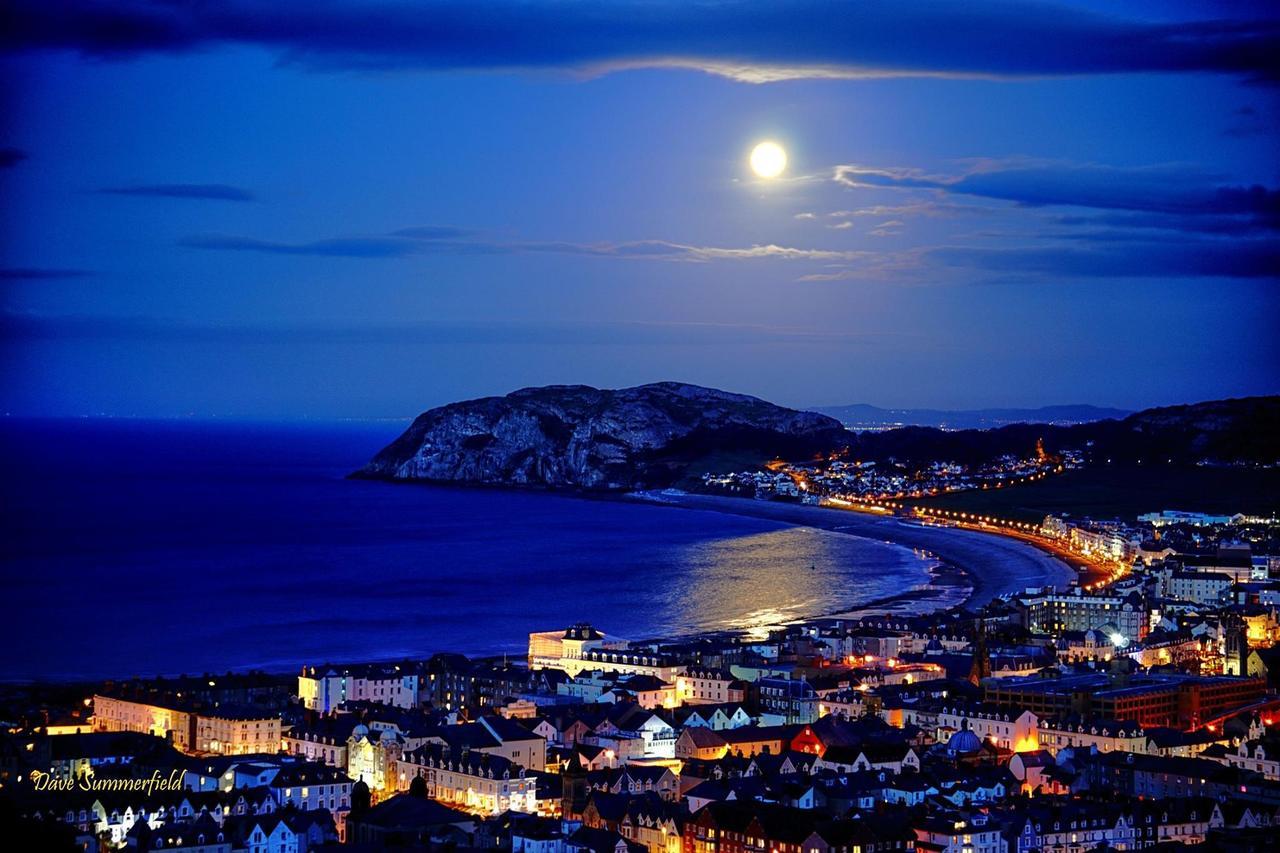 Superb Cintra Beachside Apartments Llandudno Exterior photo